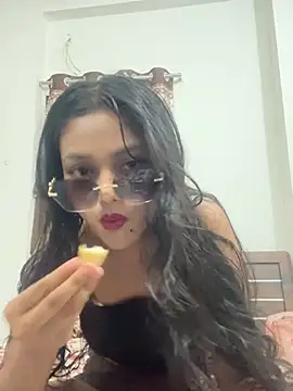 Snapshot of sizzler_hotz chatting on June 14, 5:48 pm sizzler hotz online show from June 14, 5:48 pm