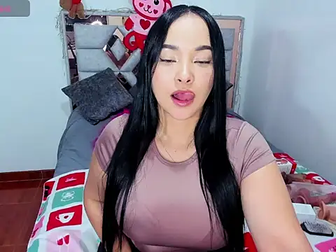 isabella pretty online show from March 31, 8:42 pm