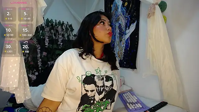 hairylatiingoddess online show from April 18, 5:11 am