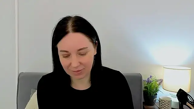 MiaFair online show from March 27, 4:18 pm