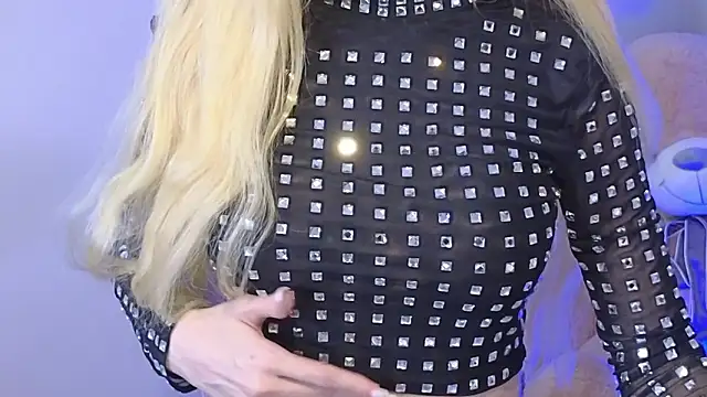 KarmaArms online show from March 3, 8:37 pm