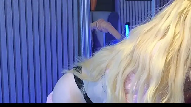 KarmaArms online show from April 13, 7:41 pm