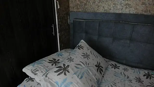 Snapshot of megan_cros chatting on March 2, 3:30 pm megan cros online show from March 2, 3:30 pm