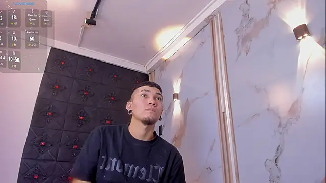 Logan and Reachel online show from March 21, 7:39 pm