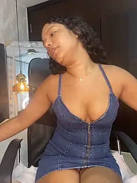 Miaafoxx   online show from March 22, 7:28 pm