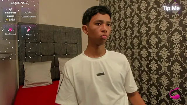 Little Twink19x online show from May 8, 7:41 pm
