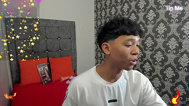 Little Twink19x online show from June 19, 7:50 pm