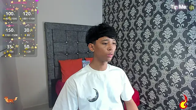 Little Twink19x online show from July 18, 7:50 pm