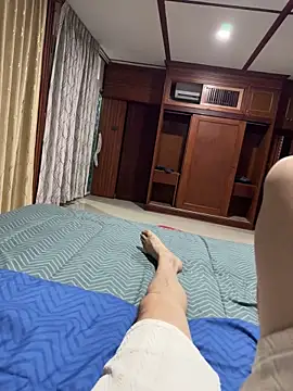 zhuendong000001 online show from May 22, 12:11 pm
