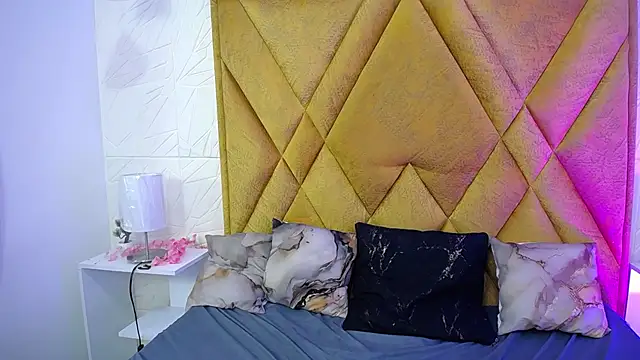 Snapshot of Sophie_Galli chatting on February 25, 1:10 pm Sophie Galli online show from February 25, 1:10 pm