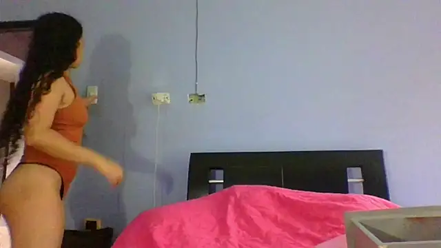 Snapshot of scarlettscottx_ chatting on May 17, 6:48 pm scarlettscottx online show from May 17, 6:48 pm