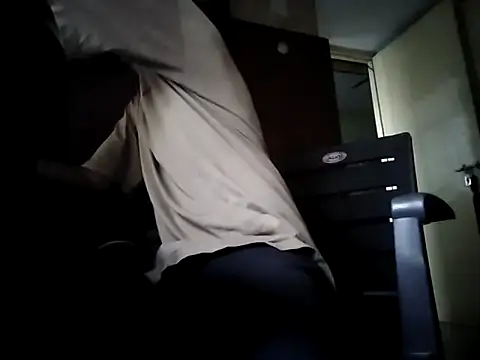 Snapshot of sub_slave_indi chatting on October 3, 1:57 am sub slave indi online show from October 3, 1:57 am