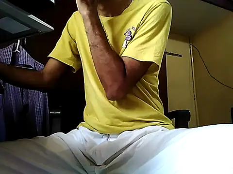 Snapshot of sub_slave_indi chatting on October 23, 6:02 am sub slave indi online show from October 23, 6:02 am