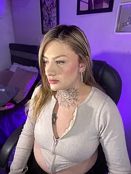 Snapshot of Eliee_Roth chatting on February 28, 3:07 am Eliee Roth online show from February 28, 3:07 am