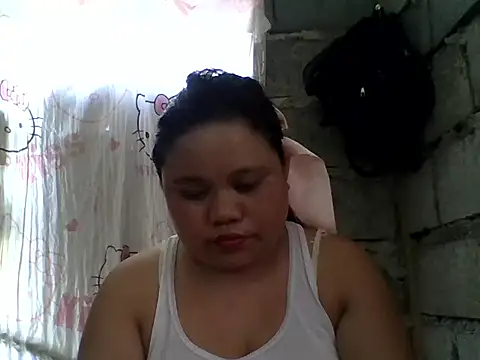 sweetlyn31 online show from April 3, 6:11 am