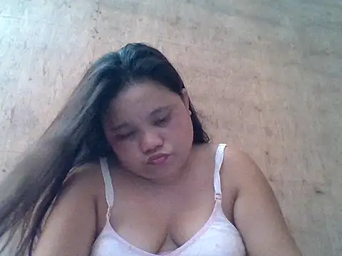 sweetlyn31 online show from April 14, 3:12 am