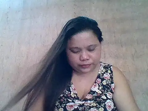 sweetlyn31 online show from April 17, 12:02 am