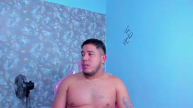 Snapshot of edgarsexxx chatting on February 26, 6:45 am edgarsexxx online show from February 26, 6:45 am