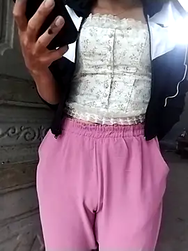 ngocbao11 online show from March 15, 12:38 am