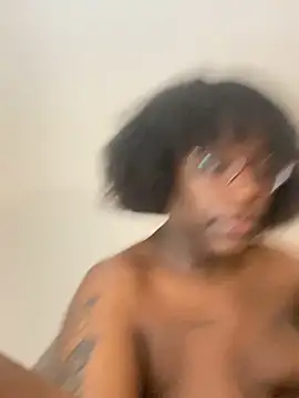 Snapshot of Sinfulwaterfalls chatting on February 21, 7:09 am Sinfulwaterfalls online show from February 21, 7:09 am