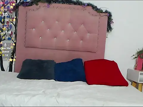 crissfer1 online show from February 24, 3:10 pm