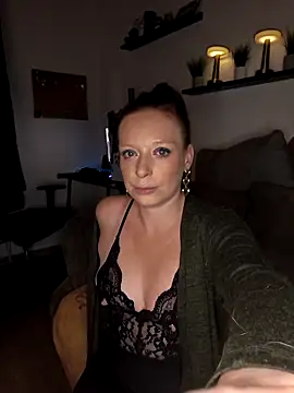 ZaramourXMrX online show from April 6, 7:15 pm