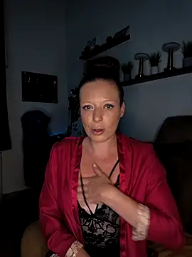 Snapshot of ZaramourXMrX chatting on April 28, 7:30 pm ZaramourXMrX online show from April 28, 7:30 pm