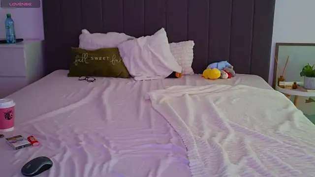 Snapshot of LauraDelightX chatting on June 15, 7:54 am LauraDelightX online show from June 15, 7:54 am