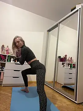 Snapshot of Faiiry_ chatting on February 24, 3:59 am Faiiry online show from February 24, 3:59 am