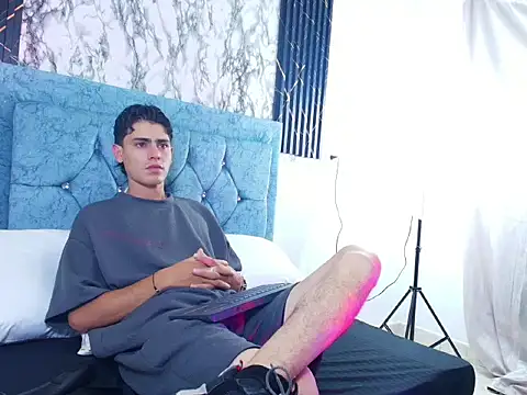 Snapshot of Damnian_xx chatting on March 3, 8:48 pm Damnian xx online show from March 3, 8:48 pm