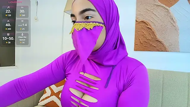 Snapshot of Malika_Noor chatting on February 25, 1:43 pm Malika Noor online show from February 25, 1:43 pm