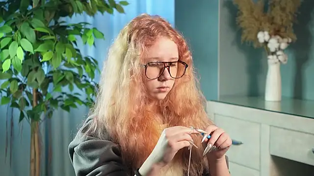 Snapshot of AmalElway chatting on February 25, 9:08 am AmalElway online show from February 25, 9:08 am