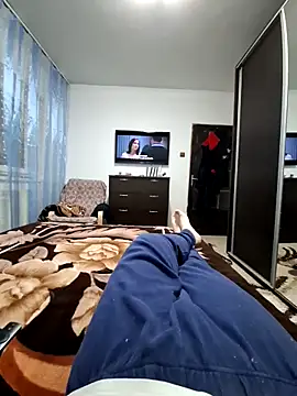 Snapshot of Mikecrazyhy chatting on February 19, 4:58 pm Mikecrazyhy online show from February 19, 4:58 pm