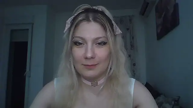 Foxy Bright online show from March 20, 7:30 pm