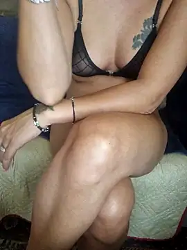 Snapshot of stellina8 chatting on July 11, 1:47 pm stellina8 online show from July 11, 1:47 pm