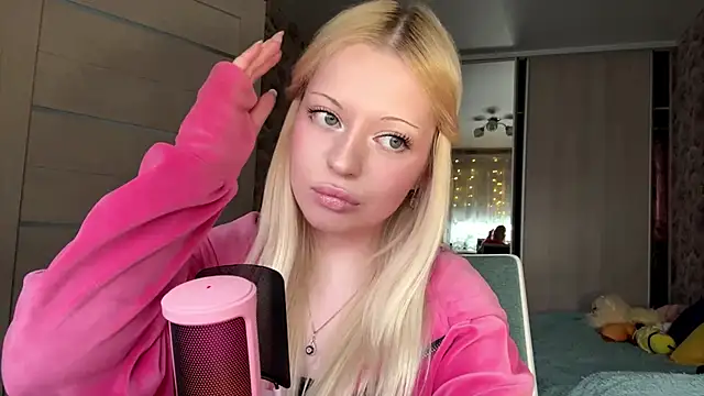 JeneeBIanks online show from March 6, 10:23 am