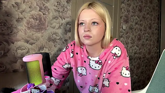 JeneeBIanks online show from April 1, 1:41 pm