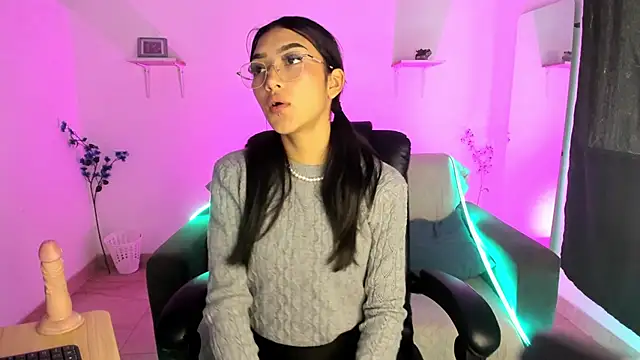 jaulyn 18 online show from March 20, 12:10 pm