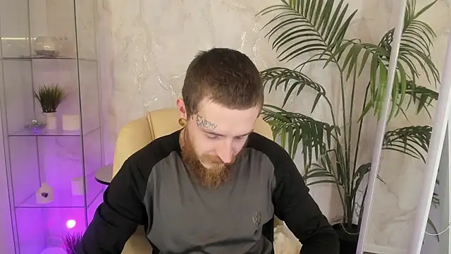 Snapshot of RockyLeen chatting on March 1, 10:56 pm RockyLeen online show from March 1, 10:56 pm