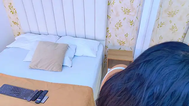 Snapshot of Scarleett_Fire chatting on February 26, 11:53 am Scarleett Fire online show from February 26, 11:53 am