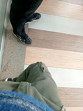 Snapshot of Damiianm chatting on February 25, 1:10 pm Damiianm online show from February 25, 1:10 pm