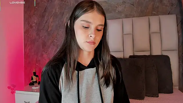 lya gomez online show from March 18, 2:58 am