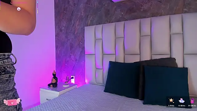 lya gomez online show from March 25, 2:50 am