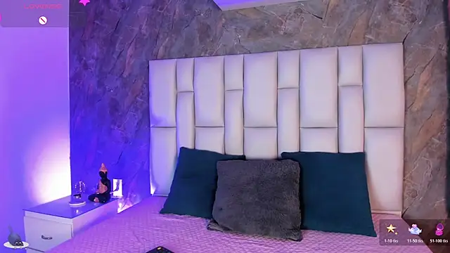 lya gomez online show from April 5, 3:36 am