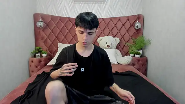 ClarkBev online show from March 26, 6:41 am