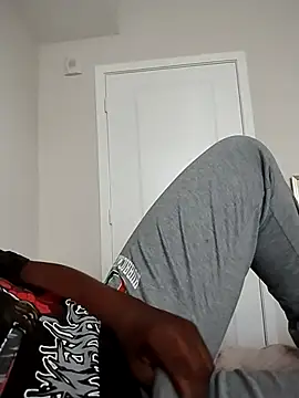 makeherfeelg online show from April 20, 1:36 pm