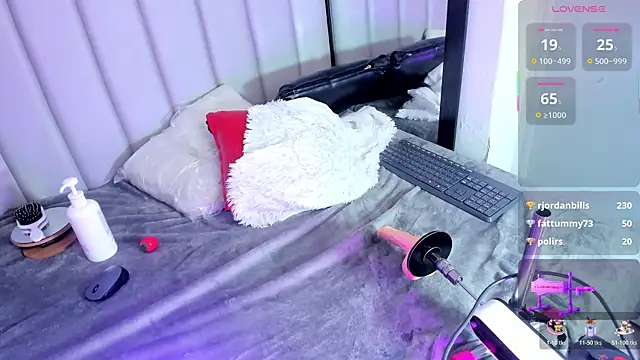 AsianSlut  online show from April 5, 4:37 pm