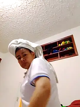 Snapshot of Samanta_gonzales chatting on February 27, 4:18 pm Samanta gonzales online show from February 27, 4:18 pm