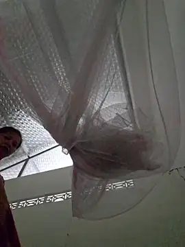 Snapshot of kieuqueen92 chatting on March 1, 12:23 am kieuqueen92 online show from March 1, 12:23 am