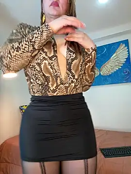 Viictoria-Jones online show from April 15, 10:11 am